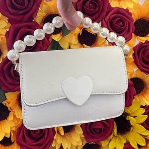 MINI HEART & PEARLY PURSE